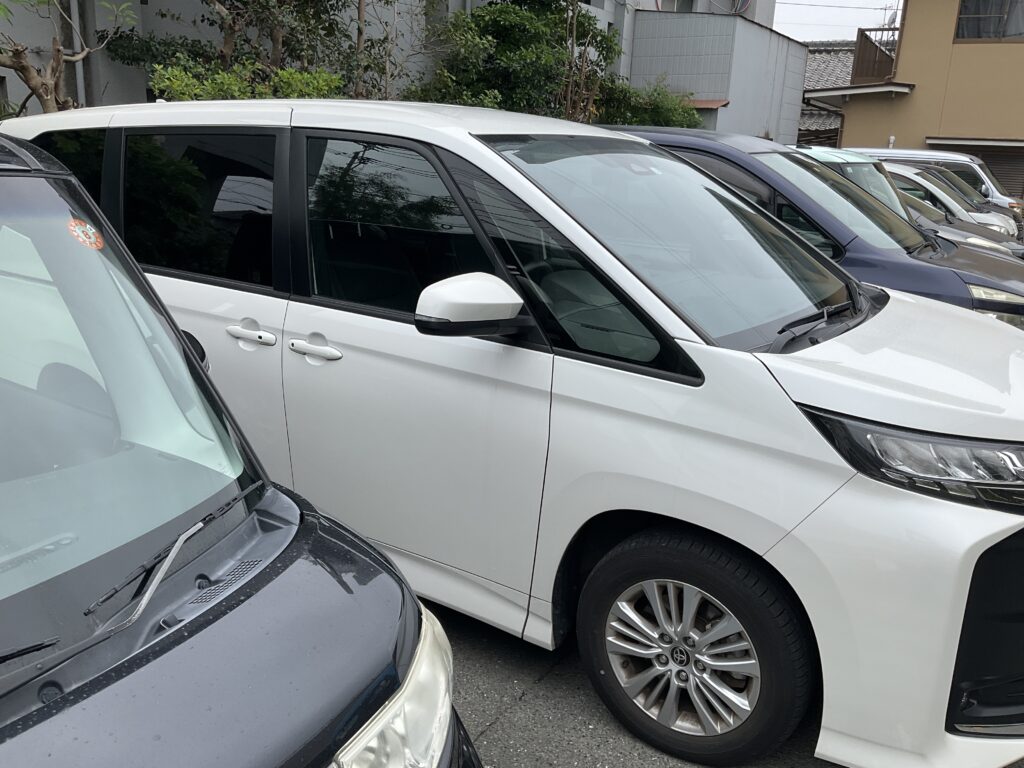 志免町対応のデイサービス志免便送迎車