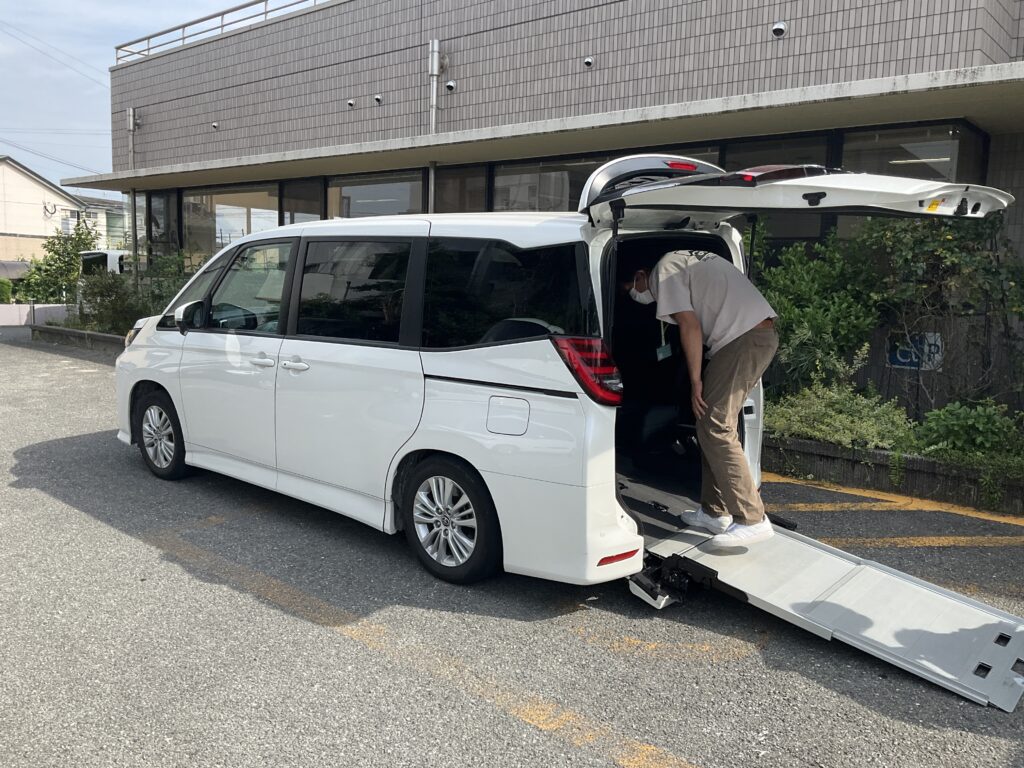 福岡市東区対応の通所介護施設送迎