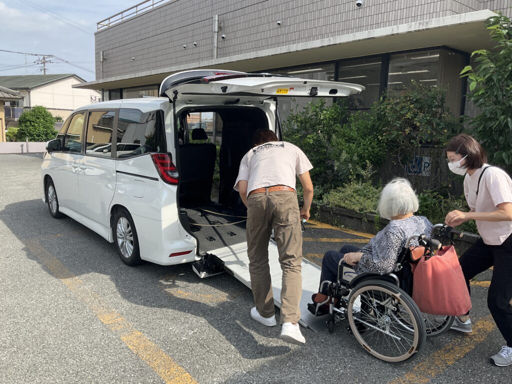 粕屋町の通所介護施設送迎0001
